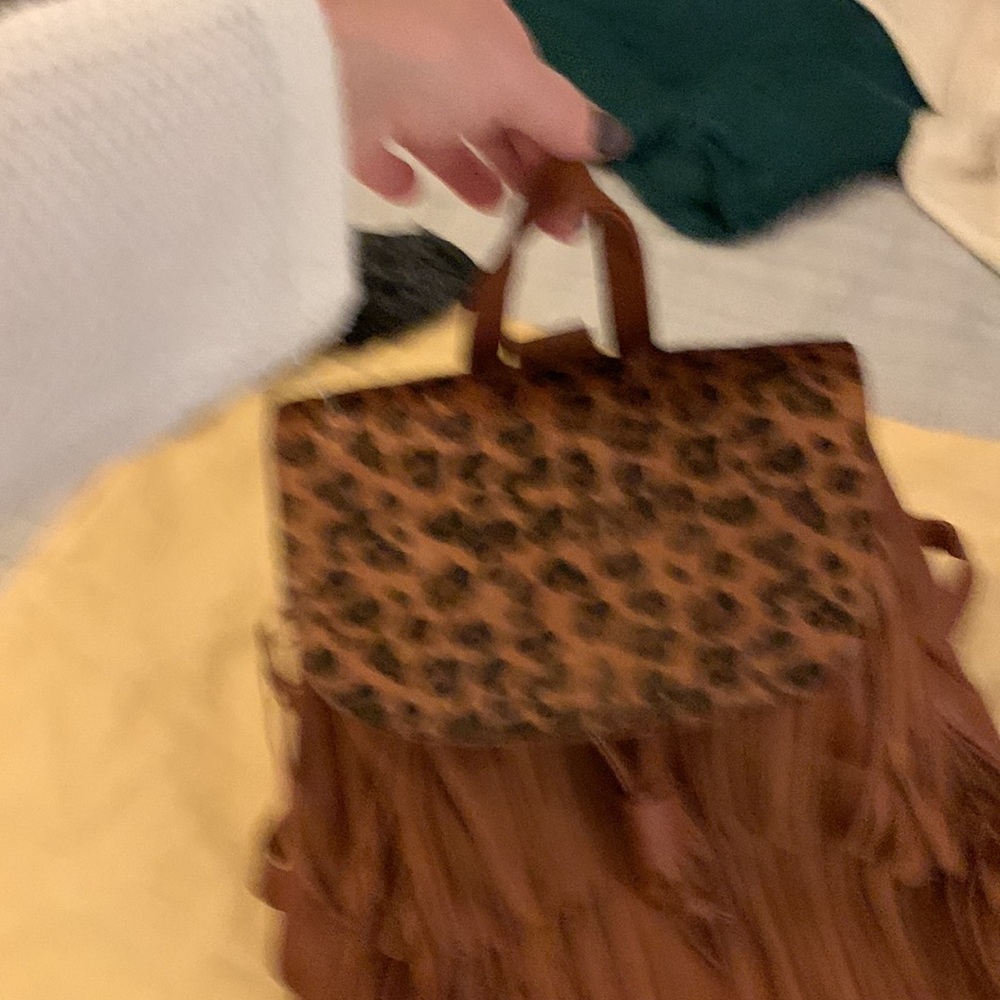 Venus Napsack with faux fur cheetah print flap NWOT - Picture 9 of 11